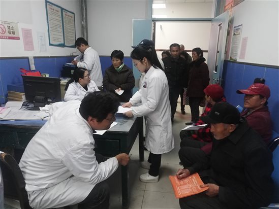 腫瘤專家詢問老病號病情